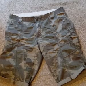 Ladies Camouflage capris